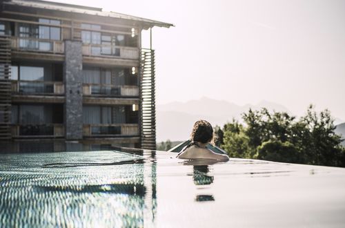 Infinity Pool Alpenresort Schwarz