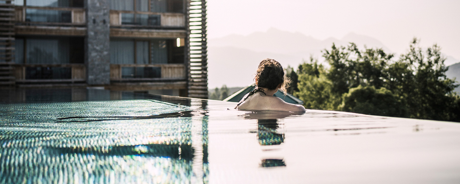 Infinity Pool Alpenresort Schwarz